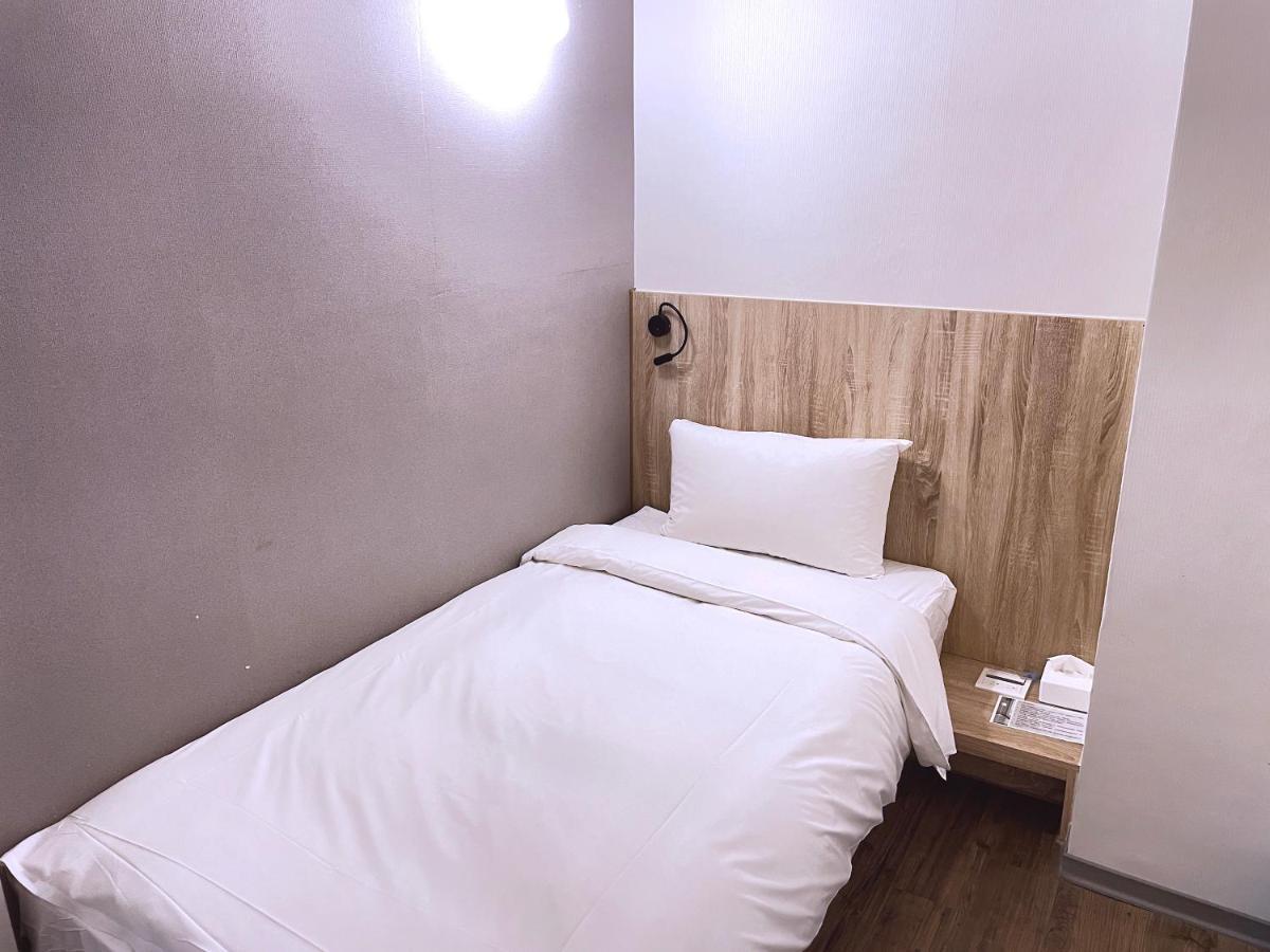 Single Inn-Kaohsiung Station Buitenkant foto